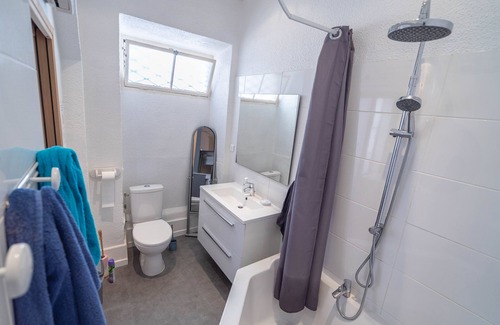 Jean-Medecin Bed & Breakfast | Large apartment up to 16 people in city center