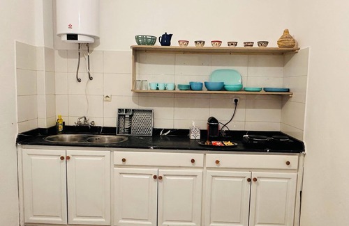 Al Aaroui Apartment | Large apartment with Rooftop in a private, secure, family-friendly building!
