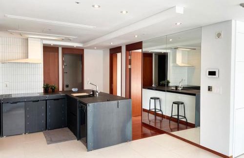 Sogong-dong Apartment | Large Apt Urban View Gwang Hwa Mun City Hall