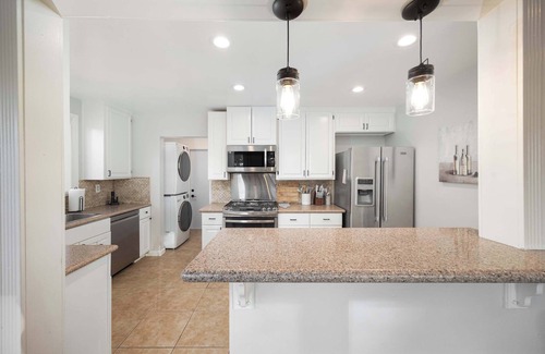 Allied Gardens House | Large Backyard w/Firepit and Grill | Pet Friendly