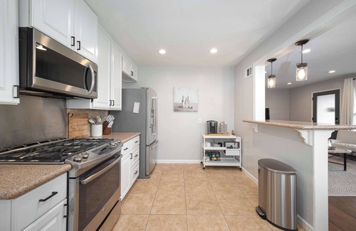 Allied Gardens House | Large Backyard w/Firepit and Grill | Pet Friendly