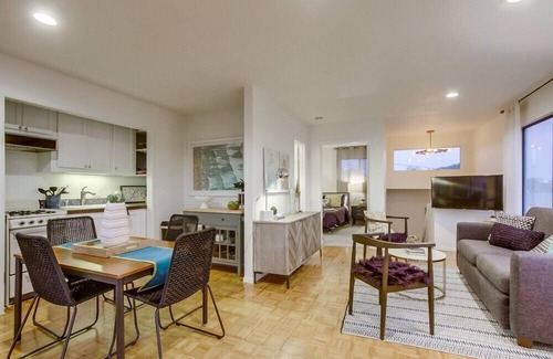 North Pacific Beach Apartment | Large balcony 1 BR Guesthouse in Pacific Beach