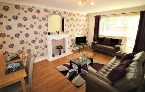 Doncaster Apartment | Large Balcony Apartment - Town & Races -2 Dbl Beds