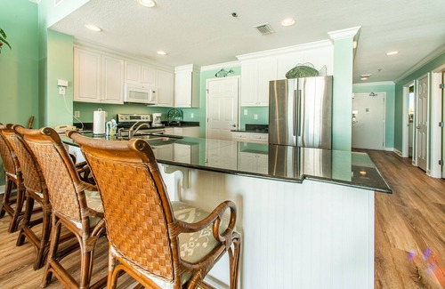 Thomas Drive Condo | ☀️ Large Balcony - Private Beach - HotTub-3BR Sterling Beach #602☀️