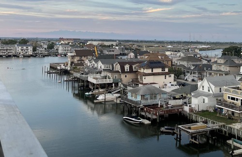 Atlantic City Condo | Large Beach 2 bedroom Condo few steps from the ocean sleeps 6