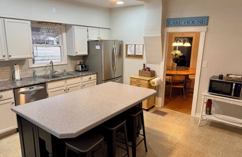 South Haven House | Large Beach House! 4 King beds! Great location!