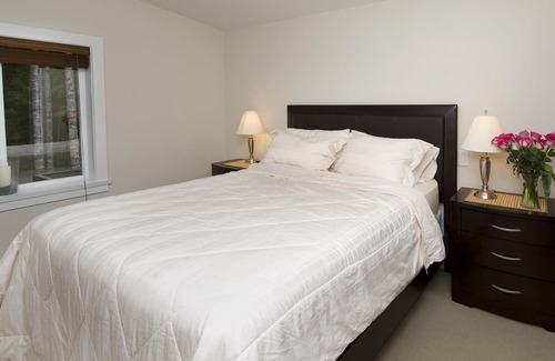 Regional District of Nanaimo House | Large Beach House in the Forest ~ Steps to the Beach