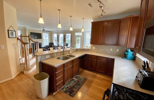 Berlin House | Large Beach House in Luxury Bayside Community; Pools, Clubhouse, Tennis, Piers