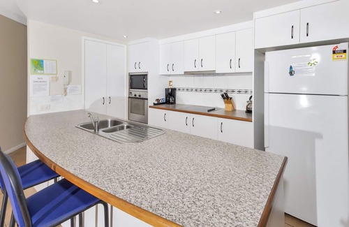 Yorkeys Knob Apartment | Large Beachfront Apartment