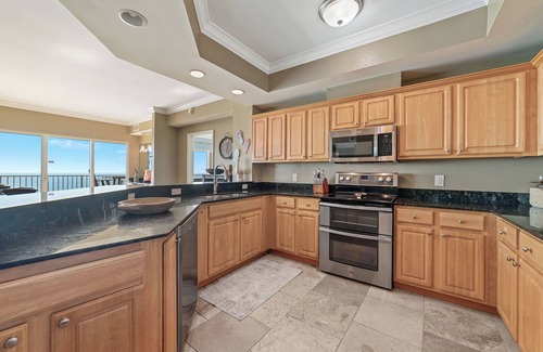 Ono Island Condo | Large Beachfront Penthouse Crystal Shores W | Indoor/Outdoor Pools, Fitness, Sauna | Beach Getaways