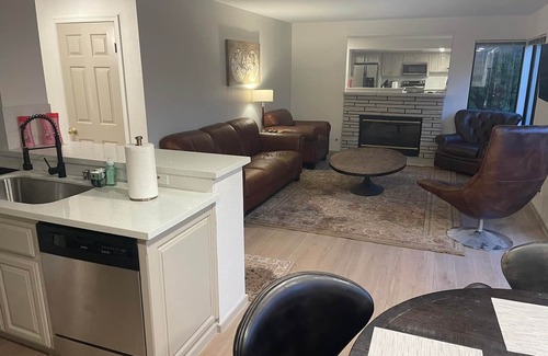 West Alameda House | Large beautiful home less than 1 minute from the beach