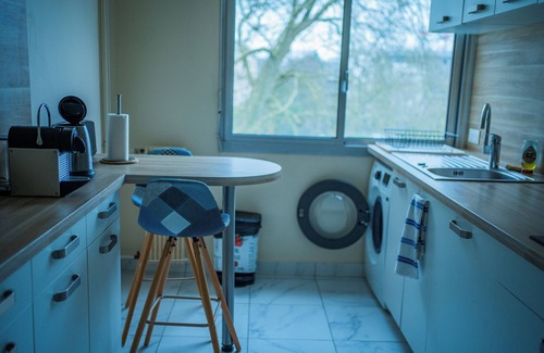 Angers Apartment | 🔹 ✨ Large Bright Apartment | 3 Bedrooms | Downtown + Parking 🚗