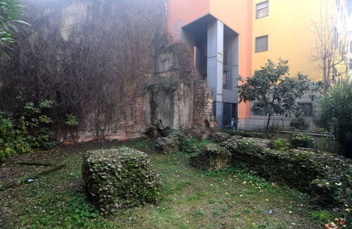 Cerchia dei navigli Apartment | Large, bright apartment in city center, walking distance to Duomo and more