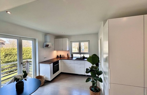 Worthsee Apartment | Large, bright garden apartment directly on Wörthsee