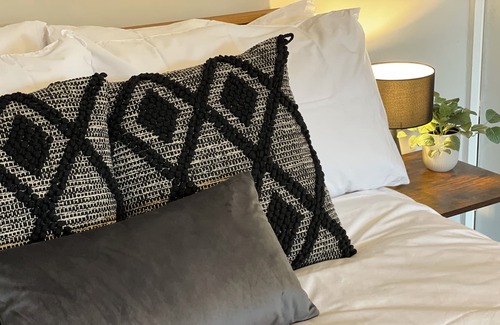 Bexhill-on-Sea Apartment | Large, Bright, Modern Seaside Haven, Sleeps up to 6