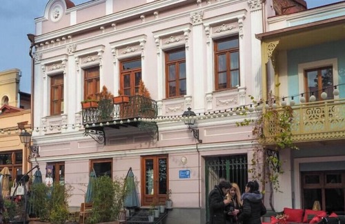 Chugureti Apartment | Large Bright Studio in Center