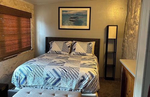 Medicine Park House | Large cabin retreat in downtown Medicine Park Walking distance Pet-friendly!