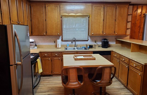 Lumberton House | Large charming 4 bedroom, 3 bath on quiet wooded lot with lots of space for all!
