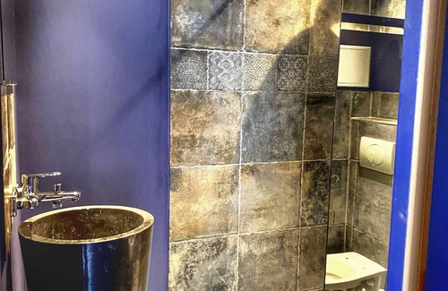 Gare Bed & Breakfast | Large, charming town house in the center of Calais