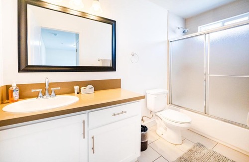 Los Angeles Apartment | Large chic 5-bedroom 3 bathroom clost to Downtown LA