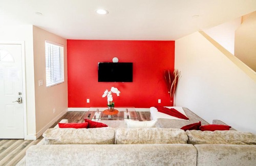 Los Angeles Apartment | Large chic 5-bedroom 3 bathroom clost to Downtown LA