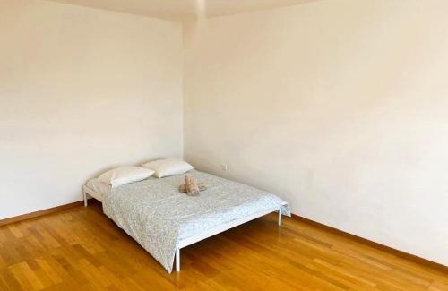 District 9 Apartment | Large City Center Apartments with Balcony ALT - Self Checkin