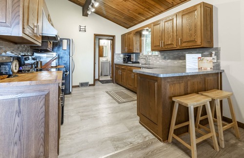 Forestville House | LARGE Clean Updated Lake front Cottage with THE MOST INCREDIBLE VIEW & BEACH !