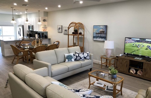 Marathon House | Large Coco Plum Beach Marathon Townhome-remodeled , bikes, kayaks, +