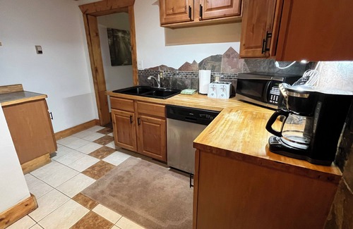 Taos Ski Valley Condo | Large, Comfortable Condo Makes Perfect Basecamp