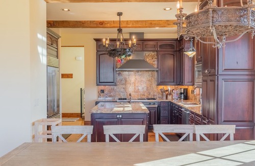 Crested Butte House | Large, comfortable, slope-side home!