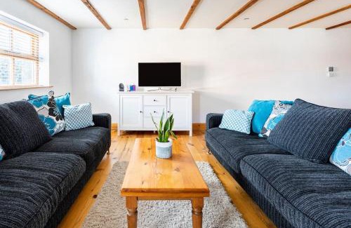 Knott End-on-Sea House | Large converted barn in peaceful, rural location