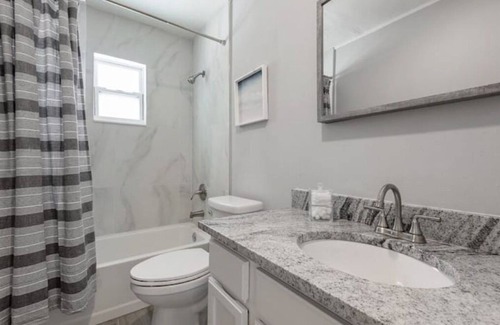 Highpoint House | Large Cottage Near Beaches