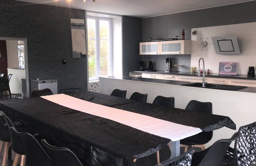 Moncoutant House | Large cottage swimming pool jacuzzi 35 min puy du fou