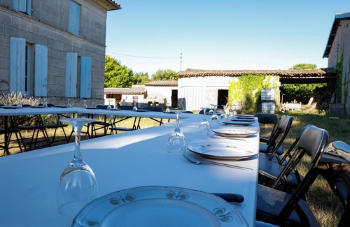 Saint-Yzan-de-Soudiac House | Large country house