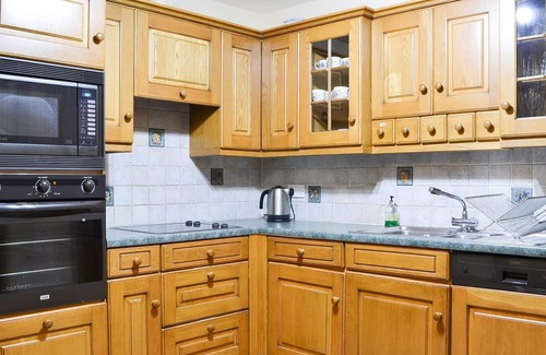 Crosthwaite Cottage | Large country cottage set in wonderful gardens in the Lyth Valley.
