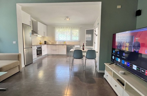 San Bartolome de Tirajana Ski Chalet | Large Country House near Maspalomas & Fataga
