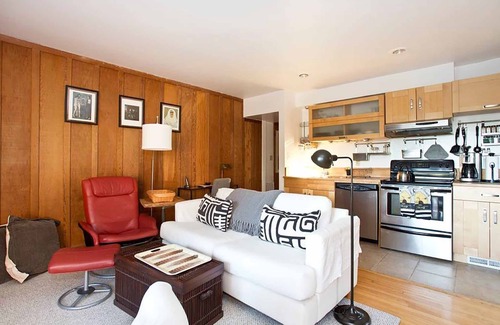 Berkeley Apartment | Large Deck View Condo, Above Uc's Memorial Stadium In Berkeley