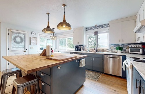 Freeland House | Large, dog-friendly home w/WiFi, fenced yard, fireplaces & gorgeous water view