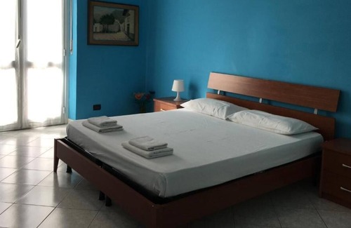 Vittoria House | Large double bedroom