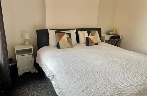 Pill House | Large double room BS11