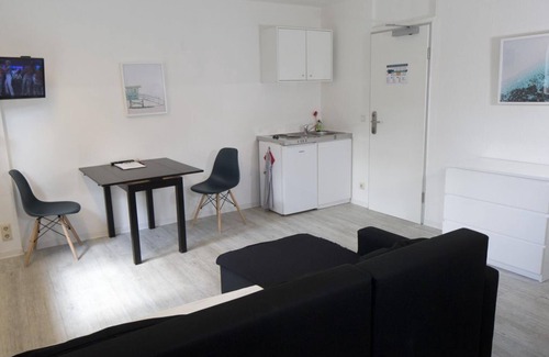 Flensburg Apartment | Large Double Room - Flensbed Hostel & Boardinghouse