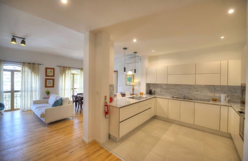San Gwann Apartment | Large, elegant 2bdm flat in St. Julian's DBRI1-1