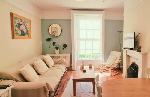 Grand Canal Dock House | Large ensuite room, in historic house by the canal