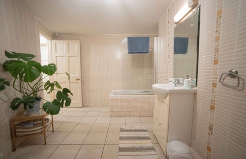 Grand Canal Dock House | Large ensuite room, in historic house by the canal