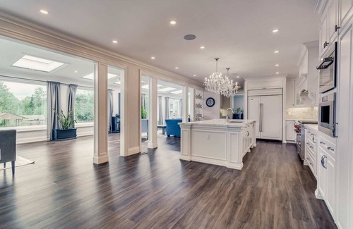King House | Large Estate with Luxury Collection of Amenities