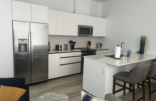 Northwest Point Condo | LARGE EXTENDED 1 BED 1.5 BATH 1100 SQ FOOT SEA VIEW CONDO