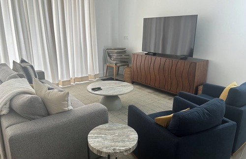 Northwest Point Condo | LARGE EXTENDED 1 BED 1.5 BATH 1100 SQ FOOT SEA VIEW CONDO