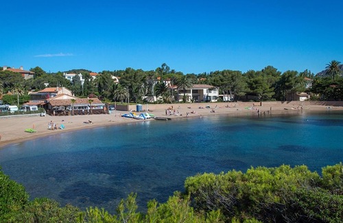 Le Dramont Apartment | Large F2 apartment near the beach
