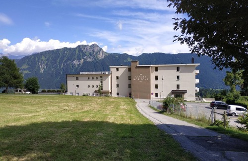 Leysin Apartment | Large family apartment - breathtaking view, Ski-in