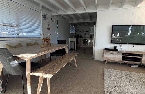 Pauanui House | Large Family Bach with Games room and Wifi. Pet friendly!